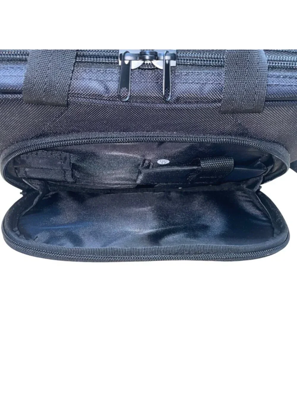 Targus Men’s Black Nylon Adjustable Strap Messenger Intellect Laptop Bag